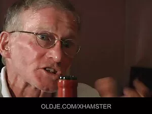 Aranyos ladyboy mém  ...
